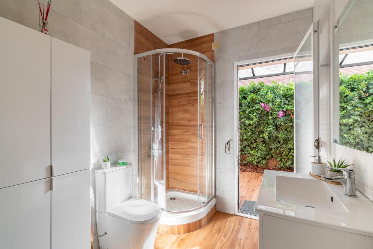 Barcelona'S Tropical Oasis Villa Sant Just Desvern Eksteriør bilde